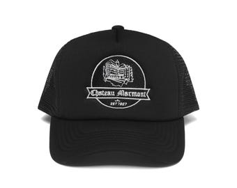 Chateau Marmont Crest Trucker aus schwarzem Schaumstoff mit weißer Stickerei