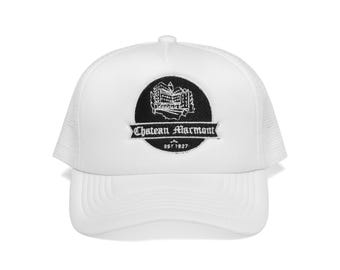 Chateau Marmont Crest Trucker Weißer Schaumstoff mit Schwarzer Stickerei