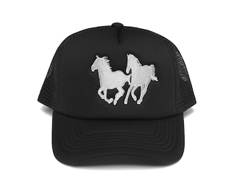 Schwarzer mustang Pferd Trucker Hut