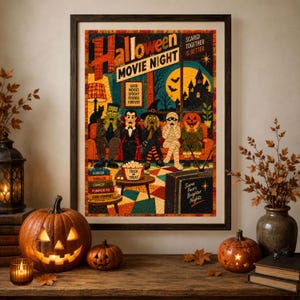 以下が含まれることがあります： ハロウィーンの映画鑑賞ポスターの額縁。フランケンシュタイン、ドラキュラ、魔女、ミイラ、カボチャ頭のキャラクターがソファに座っている様子が描かれています。テキストには「Halloween Movie Night」、「Scared Together Is Better」、「Trick or Treat」と書かれています。