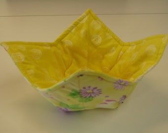 Microwave Bowlder (Bowl Holder) - Floral Print on Yellow Background/Reverses to Bright Yellow Tone-on-Tone
