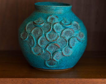 Geometric mushroom vase, large vase, hand carving, ceramics