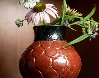 Carved scale vase, pottery vase, ceramics