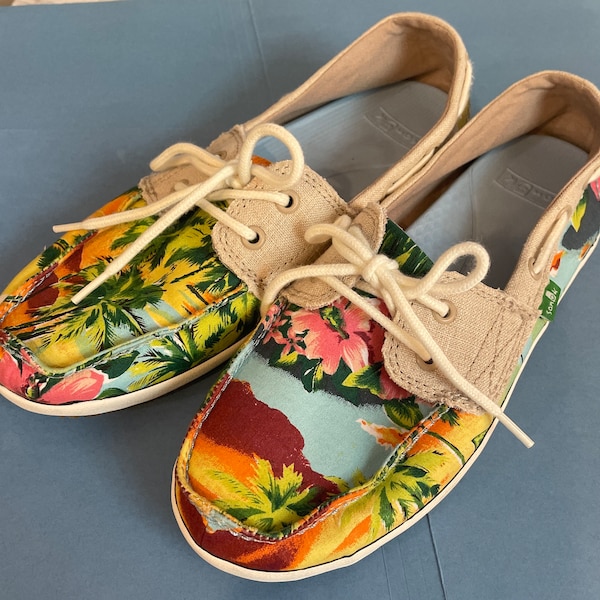 Sanuk Tropical Sailaway 2, Boat Shoes, NWOT, Canvas Rubber Womens Size 7, Palm Trees Hibiscus Flowers Sunset, Never Worn, Fabulous!