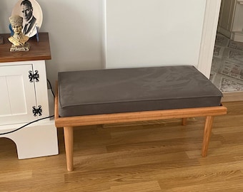 Banco de madera con cojín