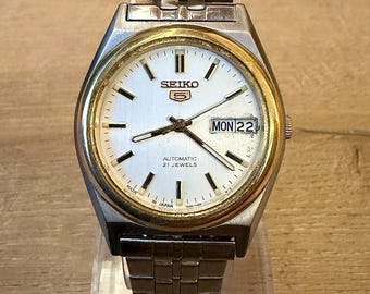 Vintage Seiko 5 Automatic | White Dial, Gold Bezel, Round Case, 21 Jewels, 1990s Japan, Day Date, Serviced
