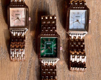 Orologio da donna Seiko vintage in 3 colori / Cassa a forma di serbatoio color oro rosa, movimento al quarzo giapponese, numeri romani, bracciale sottile / Regalo per lei