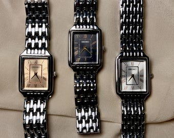 Orologio da donna Seiko vintage in 3 colori / Cassa a forma di serbatoio color argento, movimento al quarzo giapponese, numeri romani, bracciale sottile / Regalo per lei