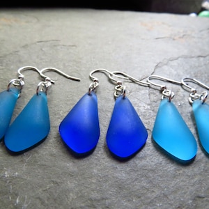 Boucles d'oreilles en verre de mer couleur de verre au choix en métal argenté ou en argent sterling