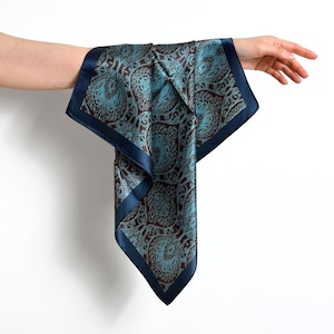 100% Maulbeerseide Schal mit Vintage Paisley Print, 50 cm kleiner quadratischer Seidenhalsschal, elegantes Retro-Seidenbandana für Frauen