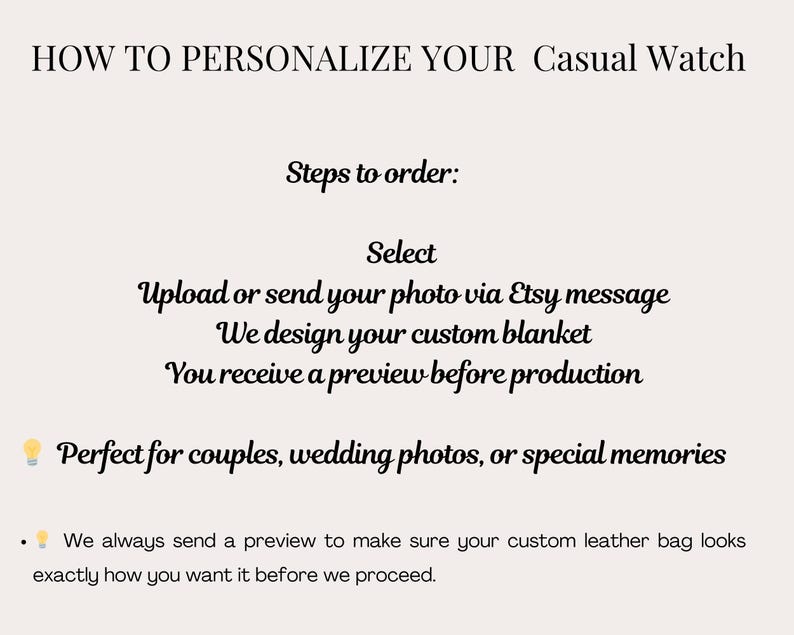 Peut inclure: Image cr&egrave;me avec du texte expliquant comment personnaliser une montre d&eacute;contract&eacute;e. Instructions : envoyer une photo via Etsy, conception et aper&ccedil;u. Texte : Parfait pour les couples, les photos de mariage ou les souvenirs sp&eacute;ciaux. Mention d'un sac en cuir personnalis&eacute;.