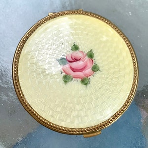 Beautiful Evans Yellow Guilloche Pink Rose Powder Rouge Compact Vintage Vanity