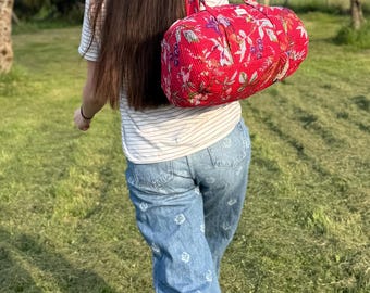 Quilted weekend bag in block print fabric – handcrafted travel bag