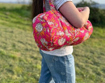 Quilted weekend bag in block print fabric – handcrafted travel bag