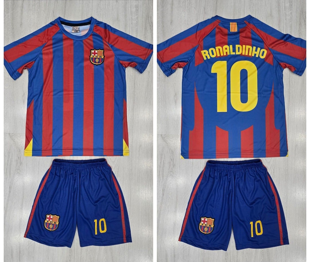 Ronaldinho 10 Football Kids Uniform - Barcelona Legend #10 Vintage