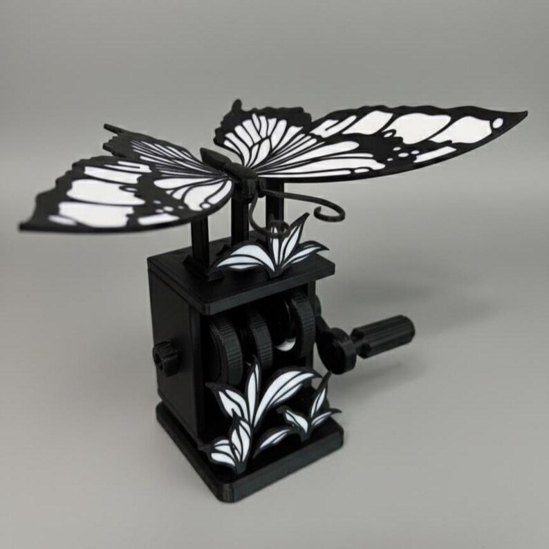 Flapping Dancing Butterfly Wings Hand-Crank Fidget Toy – Interactive Nature 3D Printed Decor Black and White