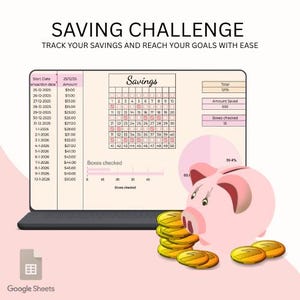 Op de afbeelding: Een digitale spaaruitdaging weergegeven op een laptopscherm, met een roze spaarvarken en gouden munten. Het scherm toont een spaartracker met data, bedragen en een voortgangsgrafiek. De tekst bovenaan luidt "SAVING CHALLENGE".