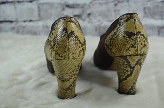 vintage 1940s heels, vtg 40s Fabric Snakeskin Pum… - image 6