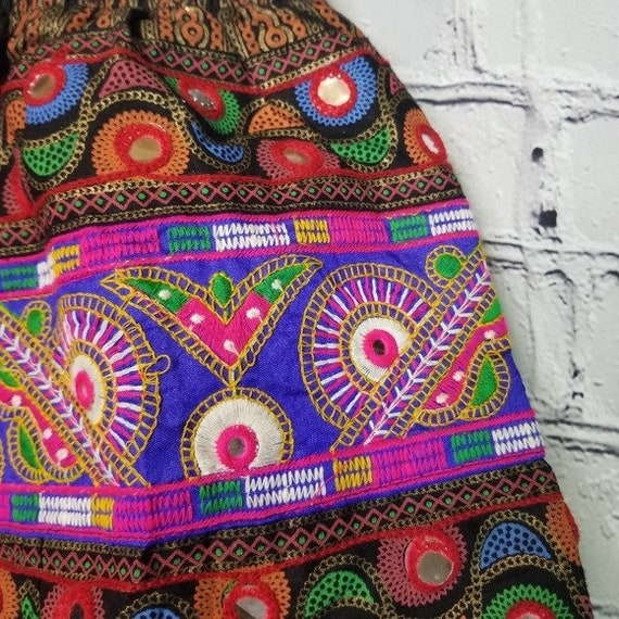 Vtg ethnic embellished boho shorts - image 6