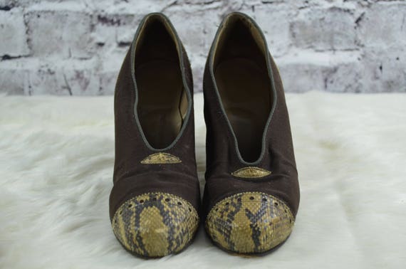 vintage 1940s heels, vtg 40s Fabric Snakeskin Pum… - image 3