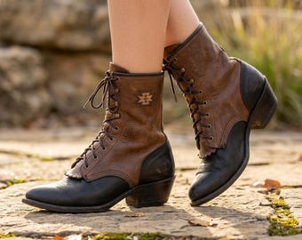Vintage granny boots, victorian prairie western lace up boots,romantic country wedding, roper boots desert southwestern old fashioned