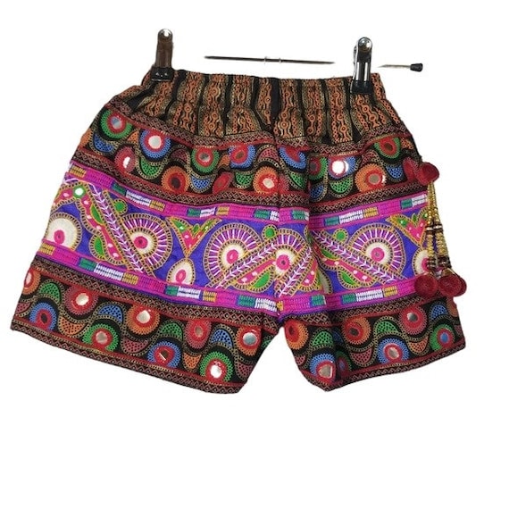 Vtg ethnic embellished boho shorts - image 5