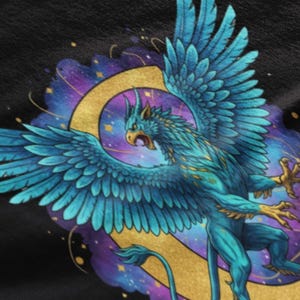 Camiseta motivacional Grifo Azul - CREAR Mantra, Arte de amuleto de la suerte