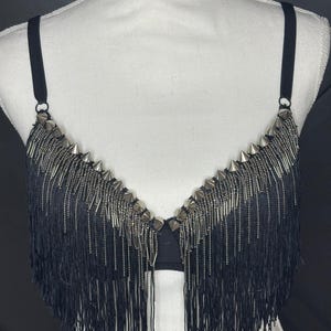 Reggiseno burlesque con frange a spillo nero 34C - Top da rocker fatto a mano per Halloween, abito da festival, abbigliamento da ballo per cosplay