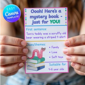 Puede incluir: Una tarjeta rectangular con el texto "Oooh! Here's a mystery book - just for YOU!" y "Easy Canva Template!". La tarjeta incluye una primera frase, pistas/temas y es adecuada para niños de 4 a 6 años. Un gusano de dibujos animados está encima de una pila de libros.