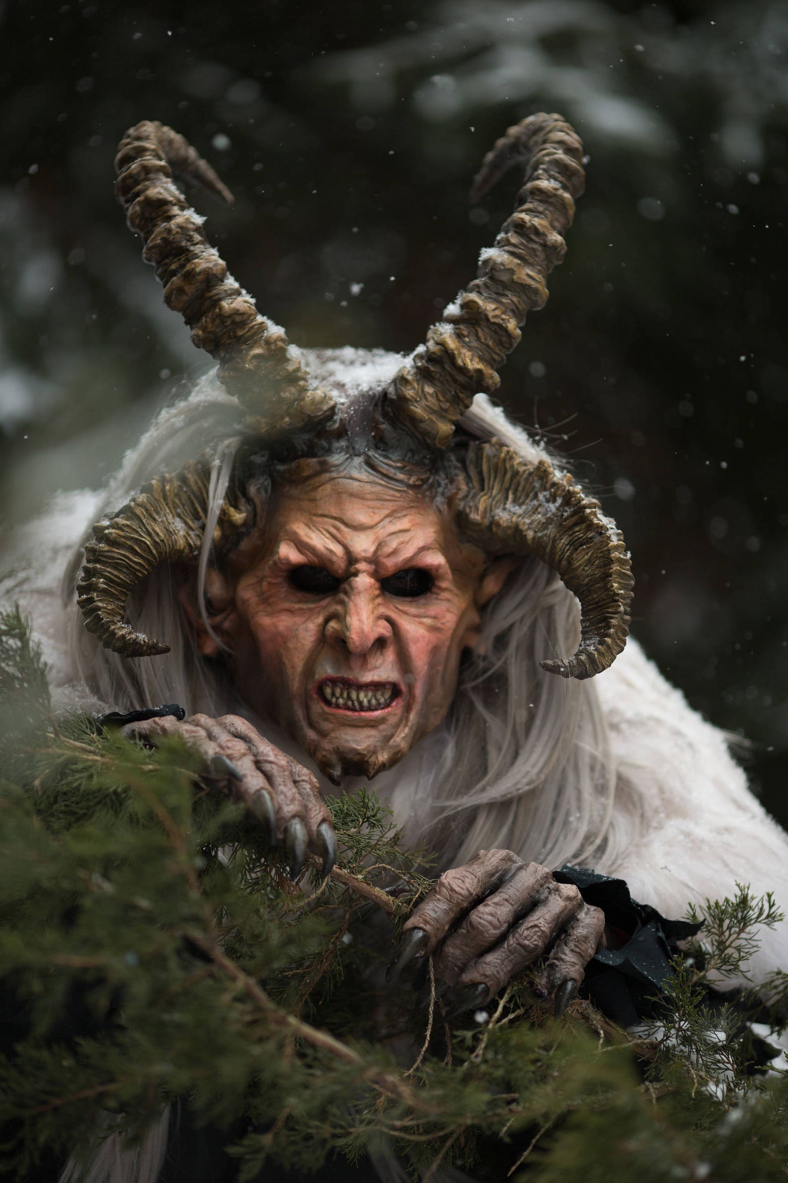 Как выглядит крампус в реальной жизни фото Krampus 1:1 Scale Prop/Decoration Stan Winston School of Character Arts Forums