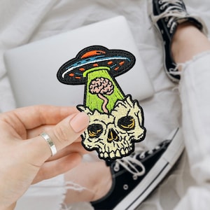 Alien UFO Skull Embroidered Patch, Brain Abduction Iron On Patch for Jackets, Vests, Backpacks, Clothing, Horror Paranormal DIY Accessories