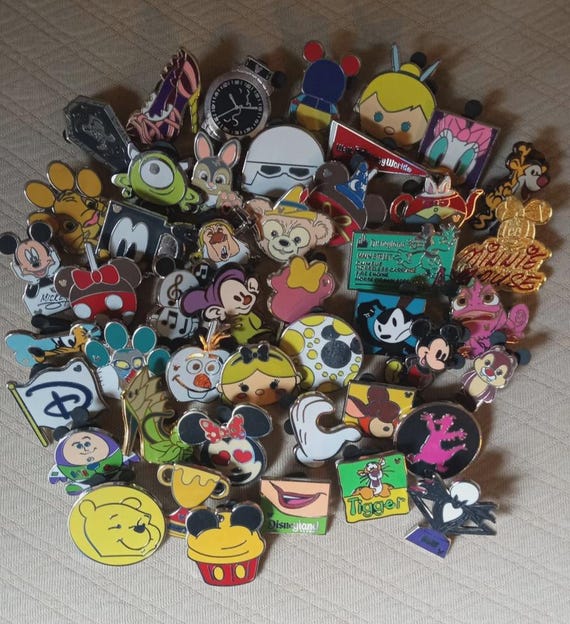 Disney Pin Trading Lot of 50 – No Duplicates, 100% Tradable, frast dilevry