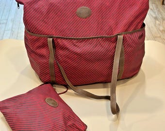 Bolso de viaje plegable vintage Gucci Regate Line Weekender con estuche, color rojo, auténtico.
