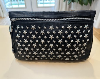 Bolso de mano Jimmy Choo Zena con tachuelas de estrella, piel negra, con cremallera, estilo Y2K, fabricado en Italia.