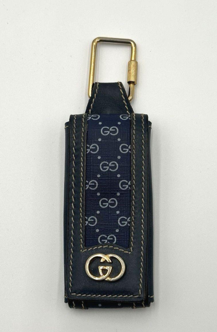 Gucci Black Pebbled Calfskin GG Marmont 6 Key Holder – Modaselle Gucci Black Leather Key Holder Wallet with Gold Accent display picture 1