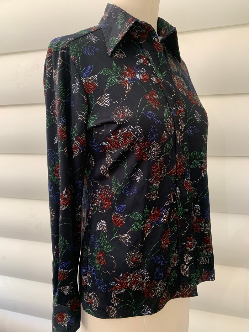 Pointillistic Flower Print Shirt Lady Manhattan 100% Polyester Long Sleeve 1970s Fashion Made in Taiwan Medium to Large image 5