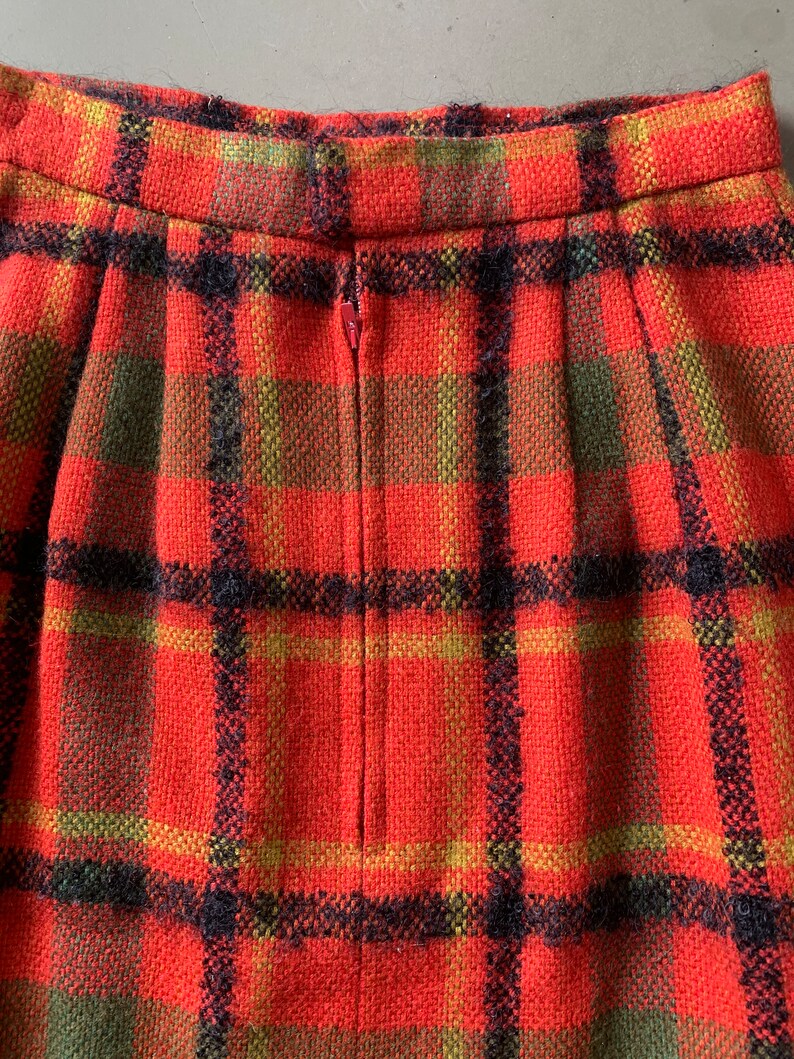 Red Orange Plaid Skirt Reverse Dart Kick Pleat Vintage Custom Made Textured Wool Lined No Pockets image 6