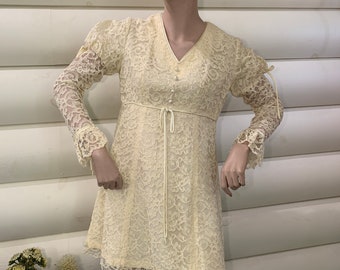 Cream Lace Mini Dress | California Charmer | Mutton Sleeves | Lined | Satin Piping, Trim and Covered Buttons | Excellent Condition