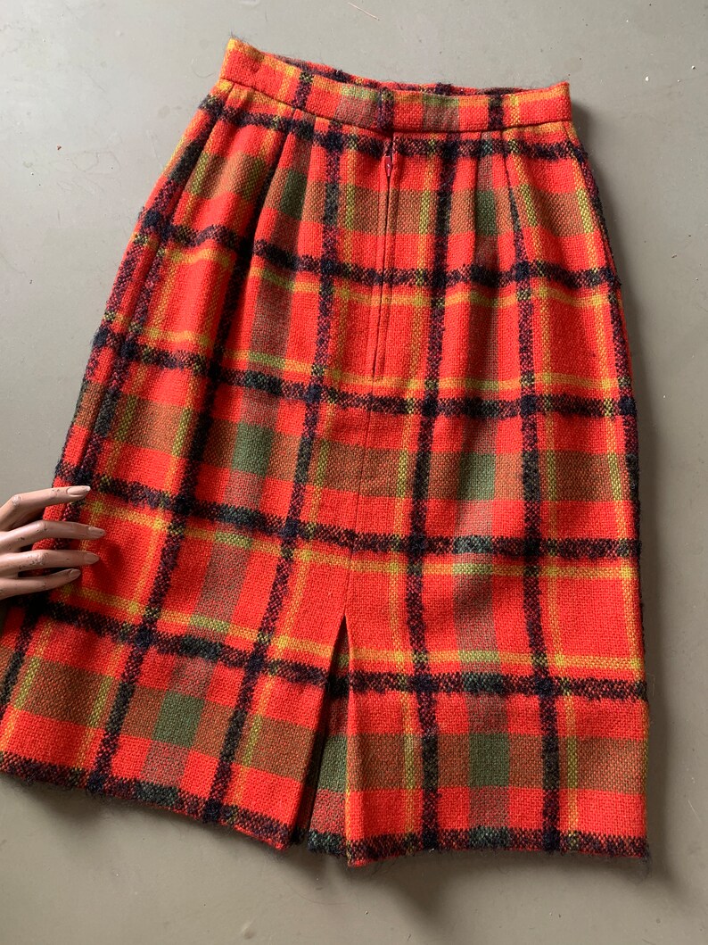 Red Orange Plaid Skirt Reverse Dart Kick Pleat Vintage Custom Made Textured Wool Lined No Pockets image 3
