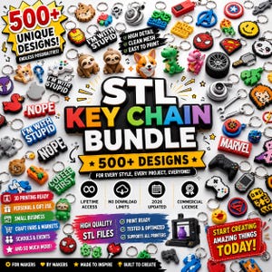 Op de afbeelding: Een verzameling sleutelhangers met diverse ontwerpen, waaronder dieren, gamecontrollers en superheldenlogo's. De afbeelding toont de tekst "STL KEY CHAIN BUNDLE" en "500+ DESIGNS". De sleutelhangers zijn kleurrijk en ontworpen voor 3D-printen.