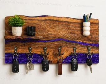 Llavero rústico de resina epoxi con estante – Ganchos para llaves de pared de madera con borde natural, hecho a mano en madera con borde natural y resina epoxi morada