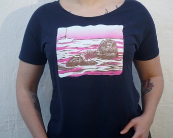 Otter T-shirt | Super Soft Navy Scoop Neck | Natural Illustration Block Print