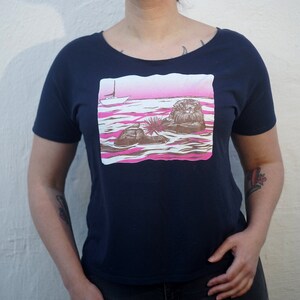 Otter T-shirt Super Soft Navy Scoop Neck Natural Illustration Block Print image 1