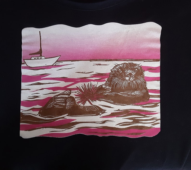 Otter T-shirt Super Soft Navy Scoop Neck Natural Illustration Block Print image 3