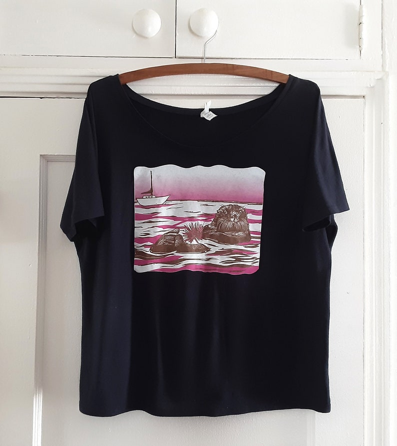 Otter T-shirt Super Soft Navy Scoop Neck Natural Illustration Block Print image 5