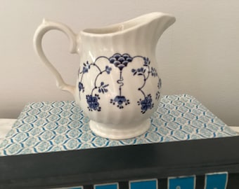 Vintage Churchill Finlandia cream pitcher 3 5/8” made in Staffordshire, England