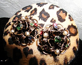 Vintage Metal Floral Rhinestone Earrings - ET-VMFR-E