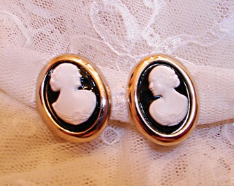 Vintage Sarah Coventry Cameo Earrings - ET-VSC-E