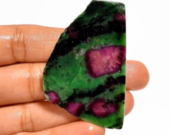 Fetta di zoisite rubino, lastra di zoisite rubino grezza lucidata a mano, decorazione per la casa, pietra preziosa di cristallo curativa, dimensioni della fetta 54X40X5 mm (fetta come da immagine)
