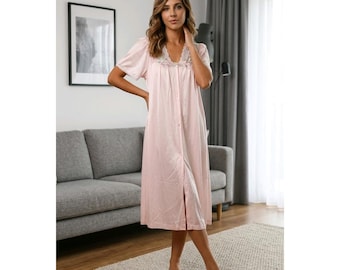 Koszula nocna Vanity Fair w stylu vintage z lat 80., różowa, koronkowa, z kwiatowym haftem i guzikami z przodu